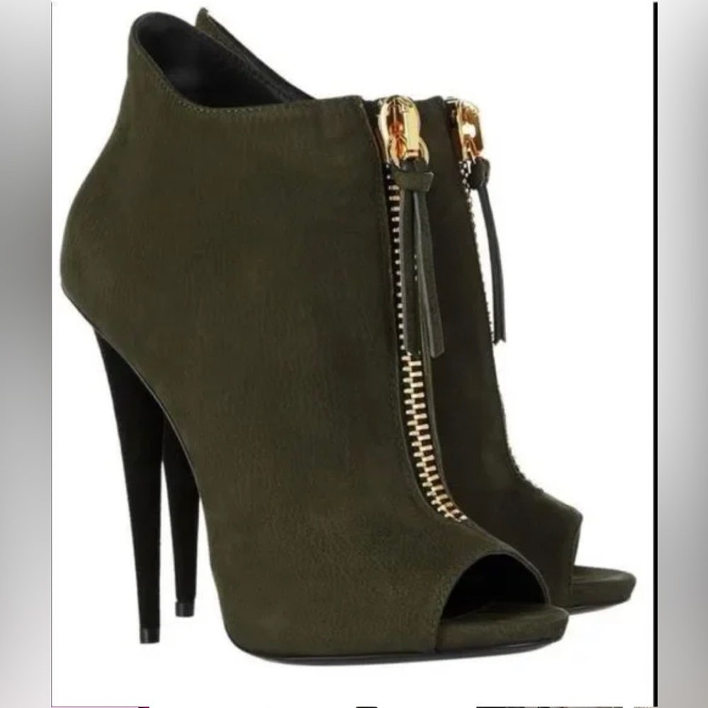 Giuseppe Zanotti Alien Peep Toe Zip Up Heels✨